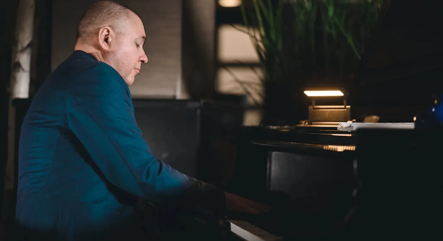 Image of Hire pianist in Calgary