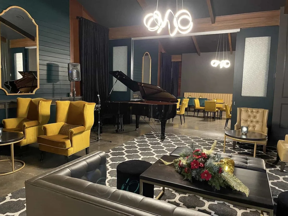 hire a pianist calgary, image of a pinost in the lounge